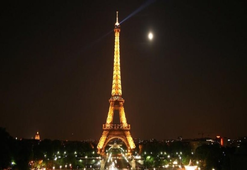 Se dă STINGEREA mai devreme la Turnul Eiffel din Paris! „Orașul luminilor”, în BEZNĂ după ora 22:00