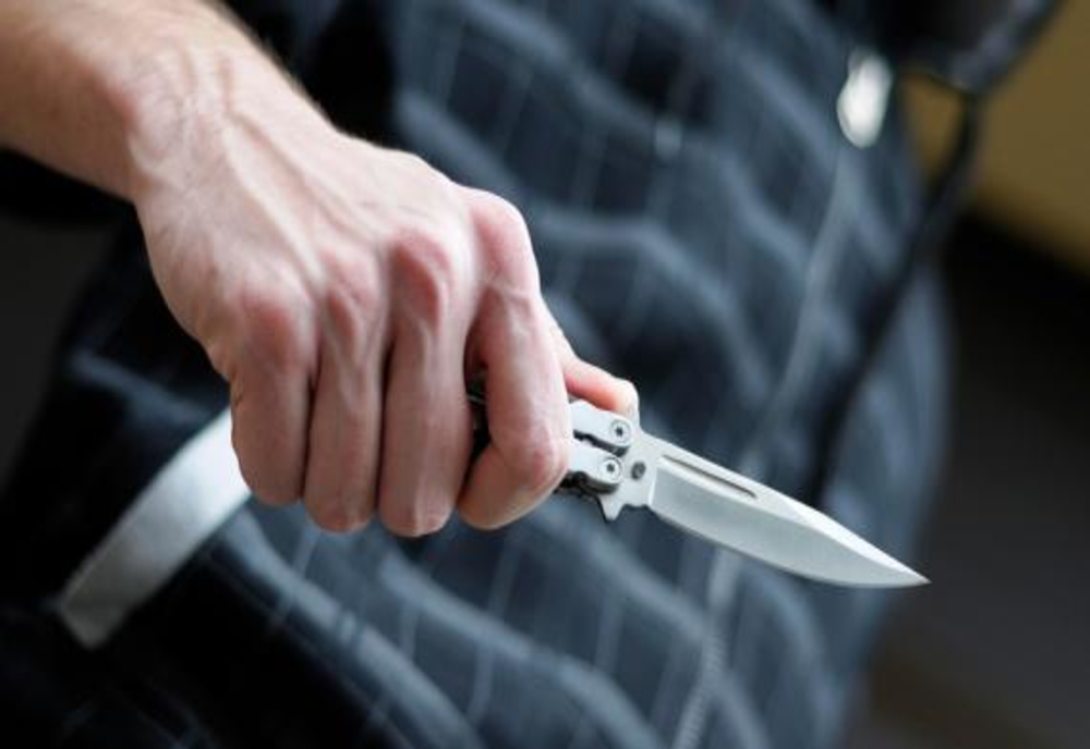 Elev depistat cu un cuțit asupra sa, la un liceu din Ploieşti