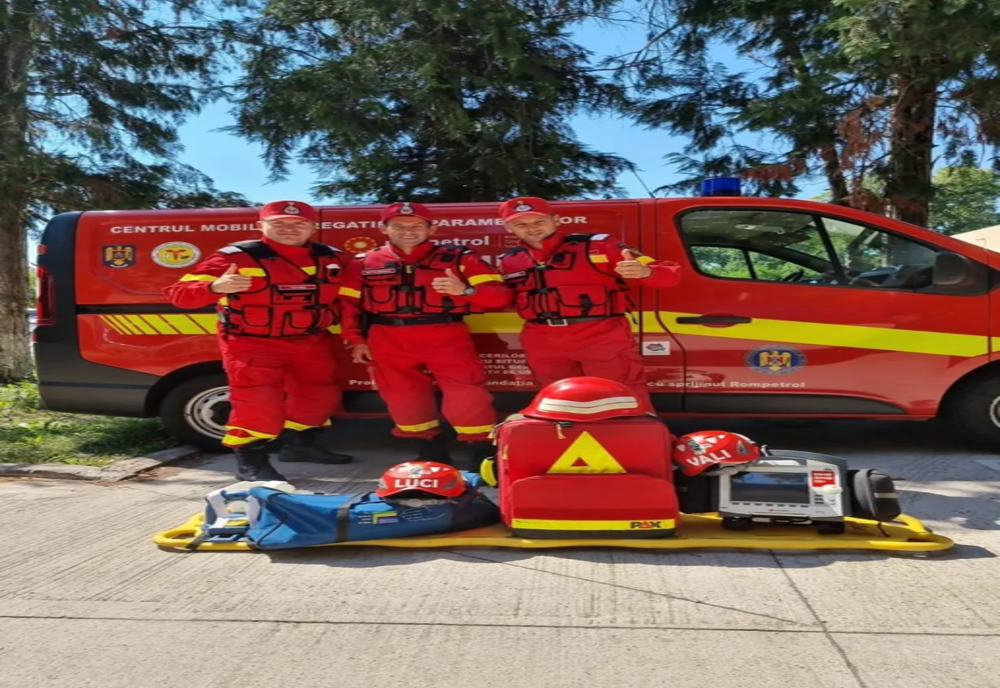 Trei pompieri reprezintă ISU-BIF la World Rescue Challenge