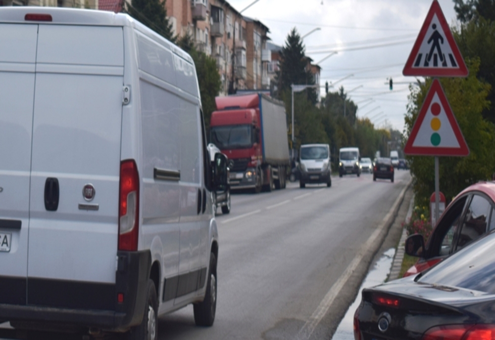 Olt: Lucrări de înlocuire a canalizării, pe strada principală din Balş