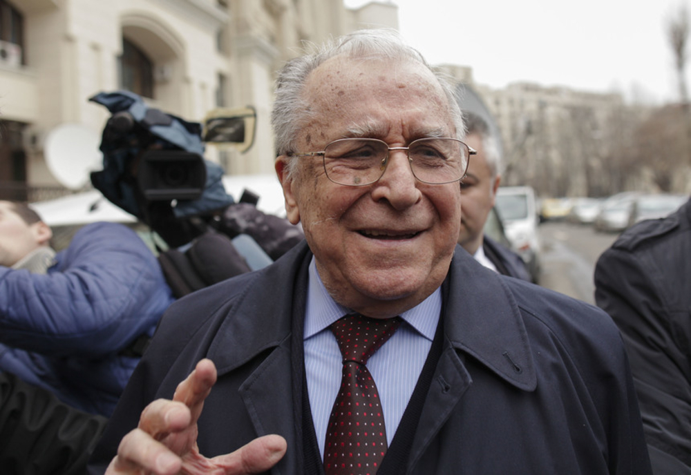 Averea lui Iliescu: pensie de aproape 10.000 lei – Cât de bogat este fostul președinte, ajuns la 92 de ani