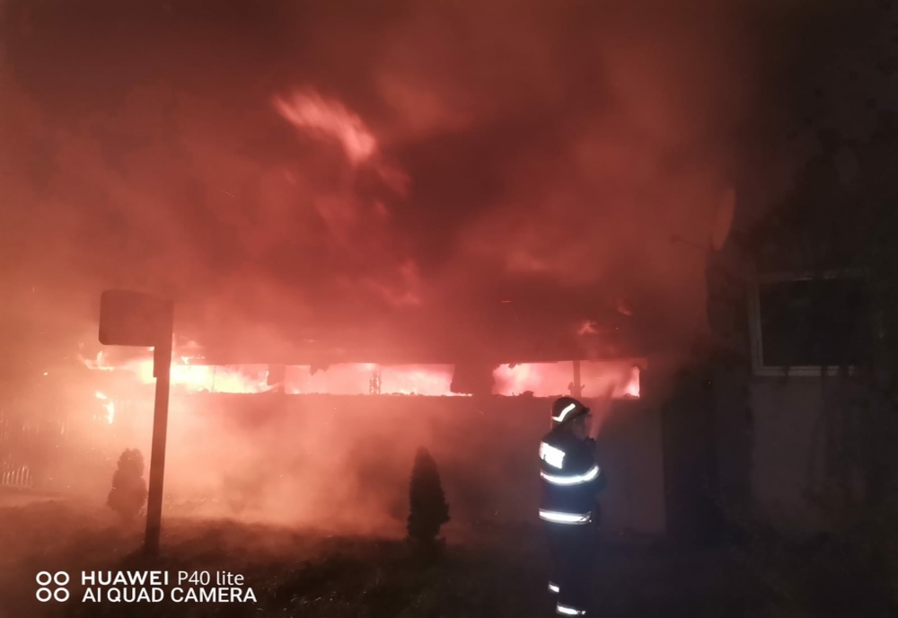 Magazin din Dolj, distrus de un incendiu (VIDEO)