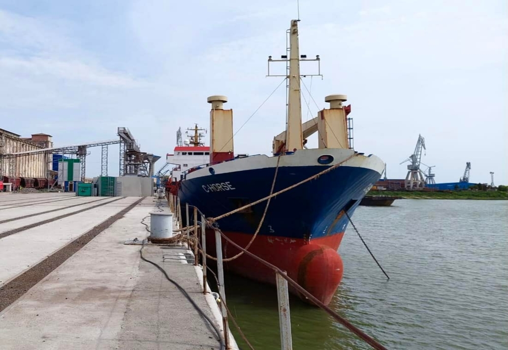 Prima navă încărcată cu cereale din Ucraina a plecat din Portul Galați