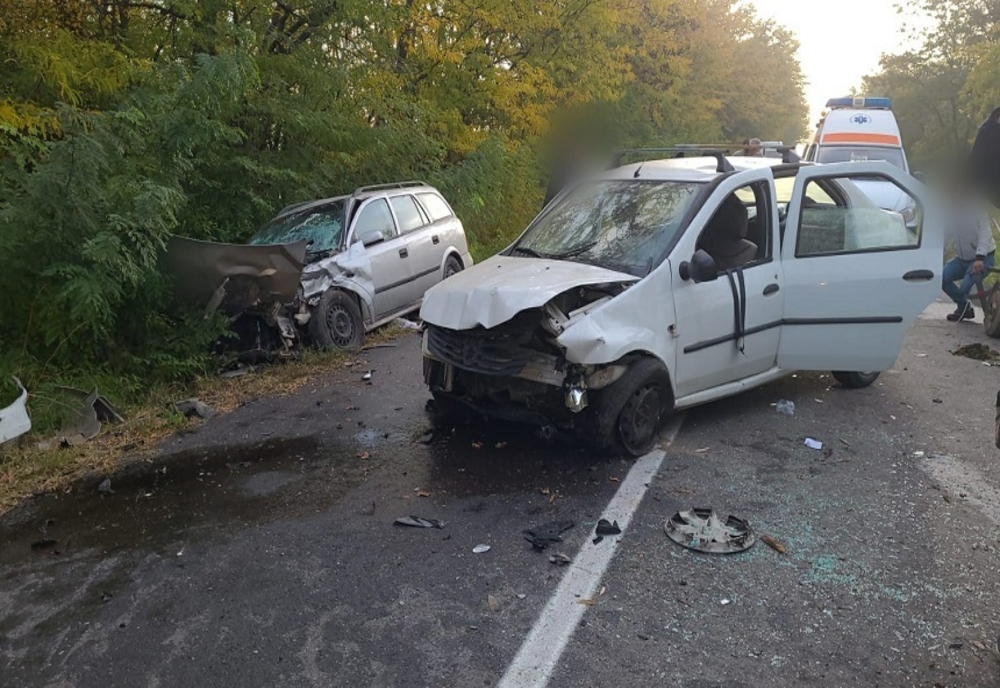 Accident grav în Dolj între două mașini şi o căruţă: O persoană a murit şi şapte au fost rănite