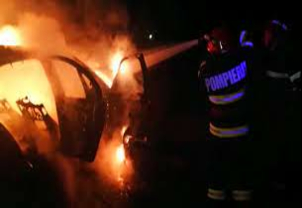 Giurgiu. Autoturism în flăcări pe DN5, la Adunaţii Copăceni