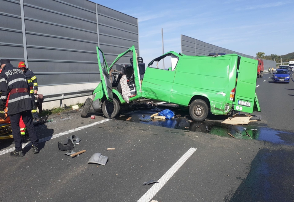 Accident teribil pe autostradă: un tânăr a murit, sunt mai mulți răniți, printre care un copil