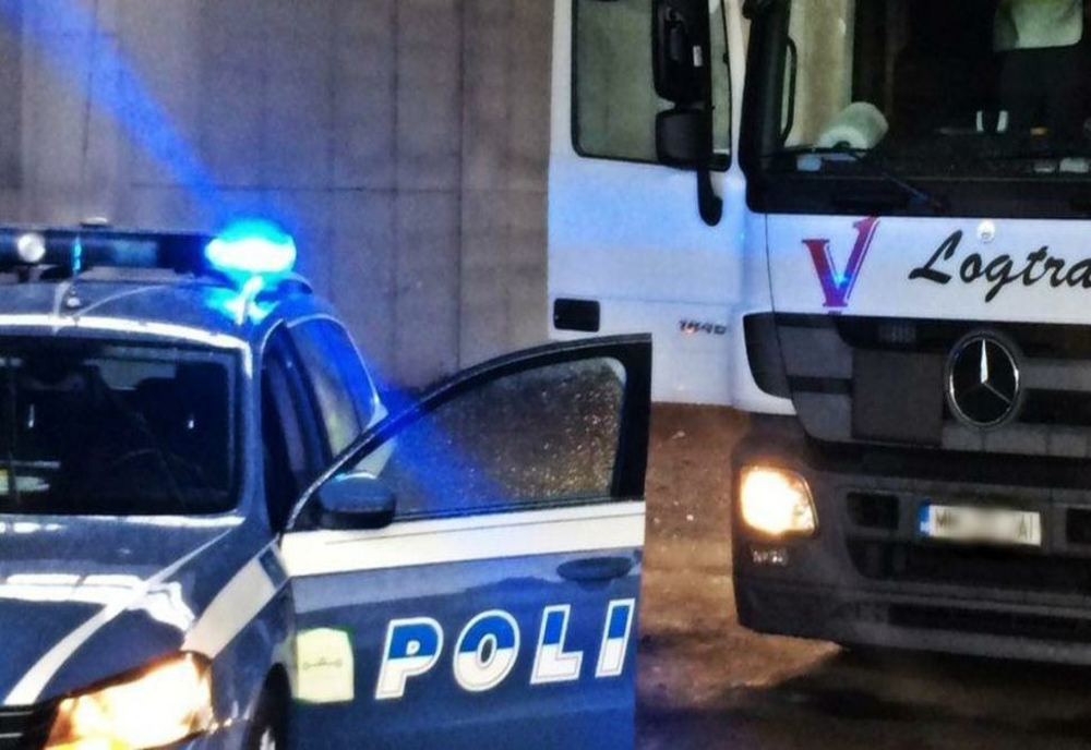 Un șofer de TIR român, arestat în Italia. Cum s-a dat de gol