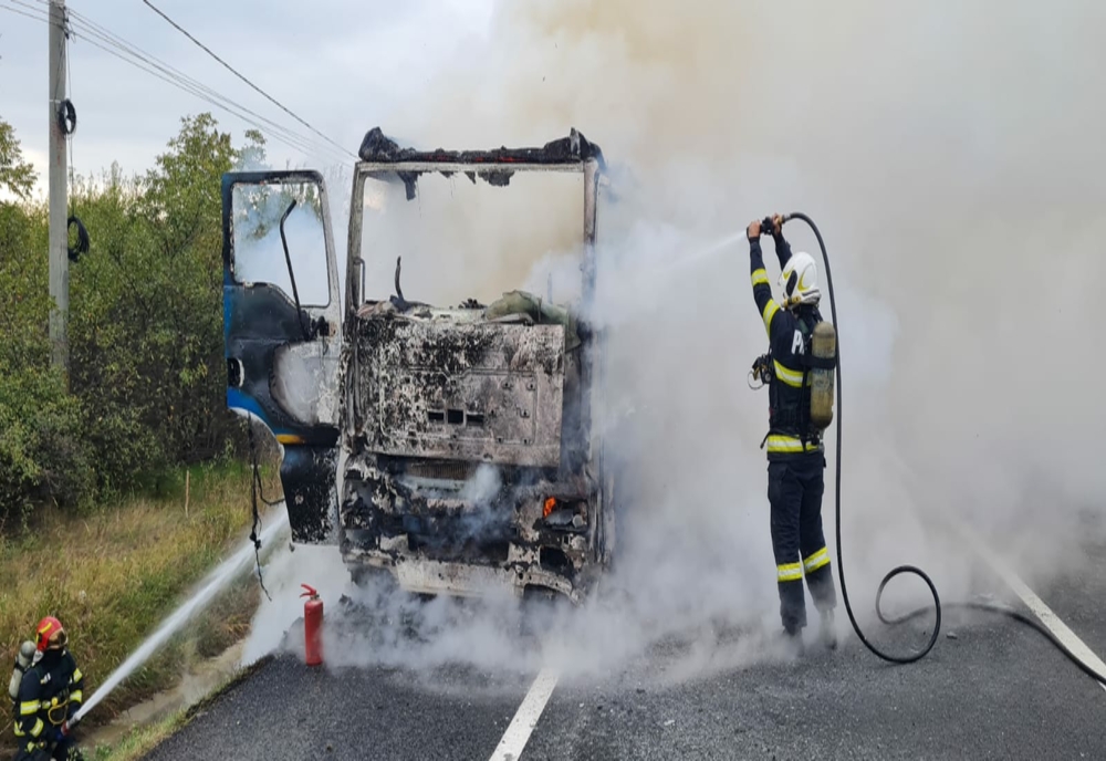 Un camion a luat foc, pe centura craiovei