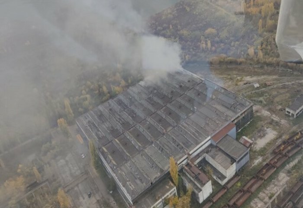 Incendiu la un rezervor de reziduuri petroliere din Ploieşti