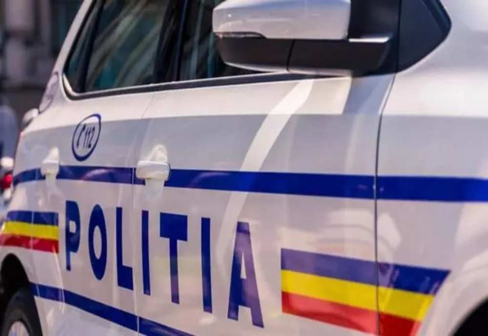Un bărbat din Suceava şi-a înjunghiat mortal bunicul de faţă cu poliţiştii. Unul dintre agenți a fost ranit