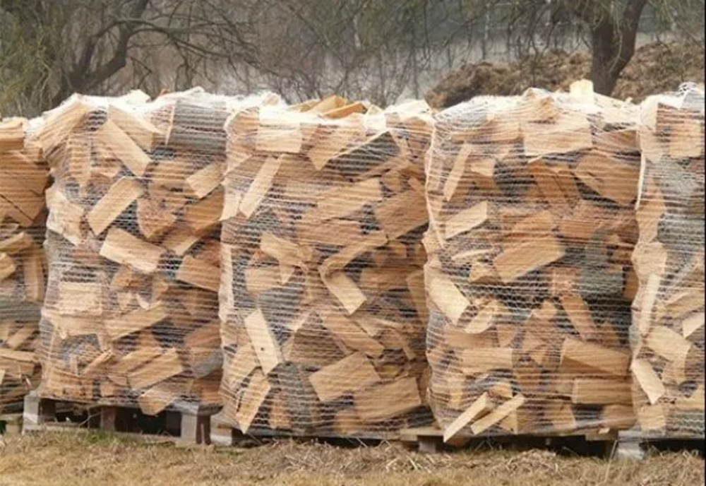 Extinderea plafonării şi în cazul operatorilor privaţi și eliminarea interdicţiei de export ar putea provoca o penurie a lemnului de foc, dar și speculă pe piață