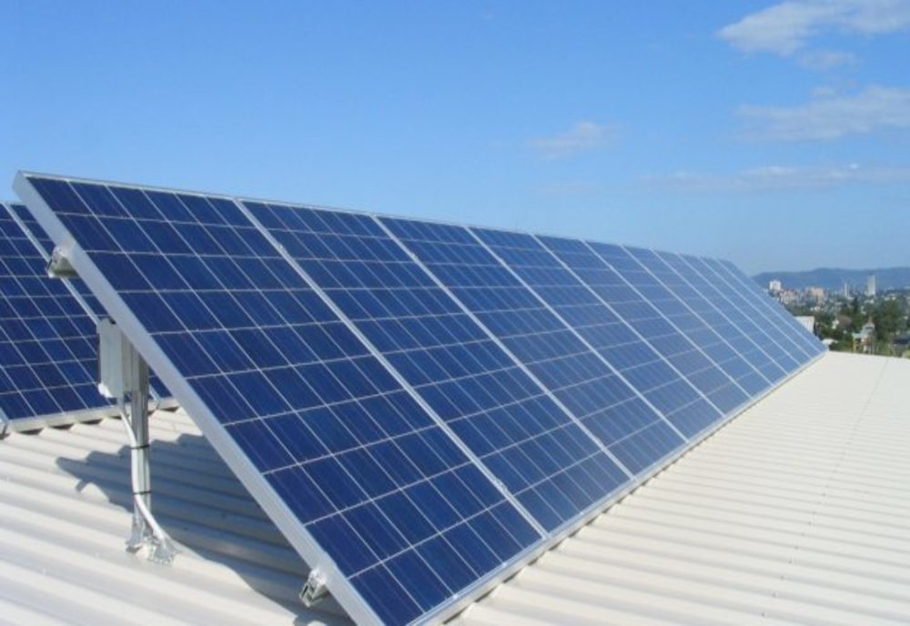 Un apel pentru montarea de panouri fotovoltaice de către instituțiile publice ar putea fi lansat la sfârșitul acestui an