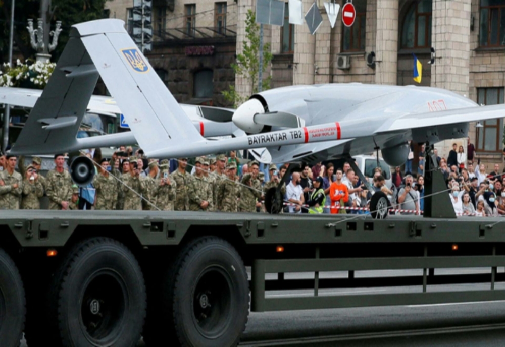 România se ÎNARMEAZĂ: Armata cumpără celebrele drone turcești Bayraktar, dar și elicoptere de luptă Airbus