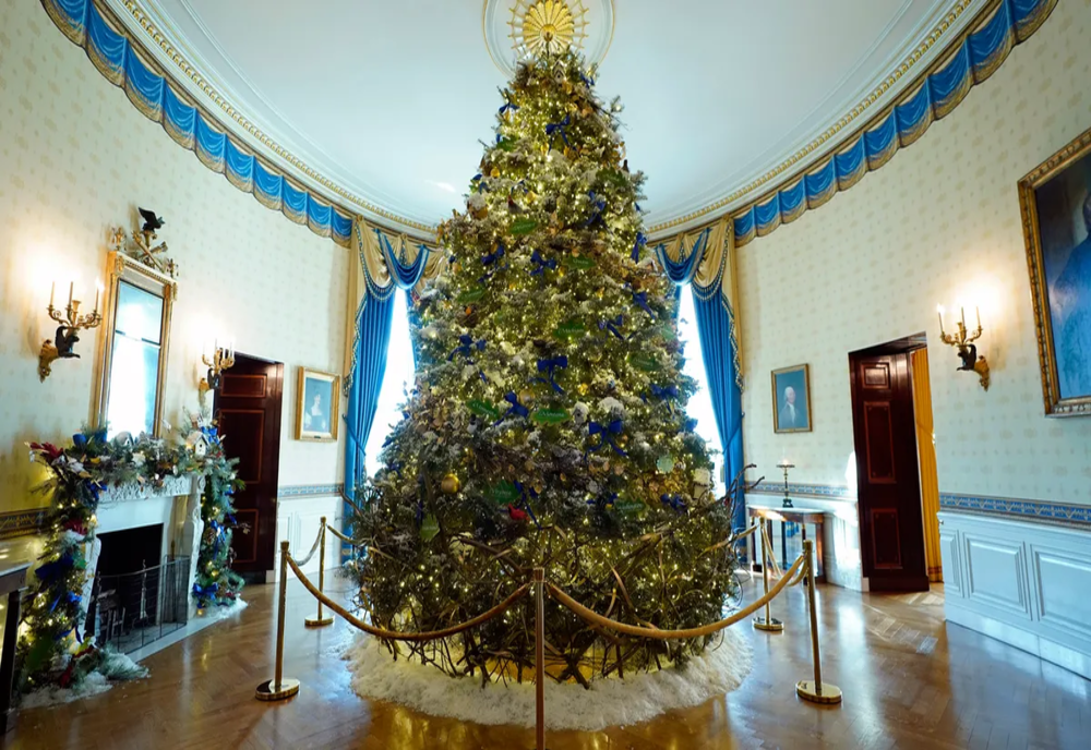 VIDEO| Casa Albă este gata de Crăciun. Cum a decorat Prima Doamnă de sărbători