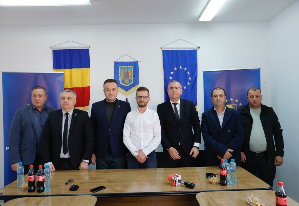 Primarul USR din comuna buzoiană Lopătari s-a alăturat echipei PNL, dar nu a demisionat din partidul pe listele căruia a fost ales