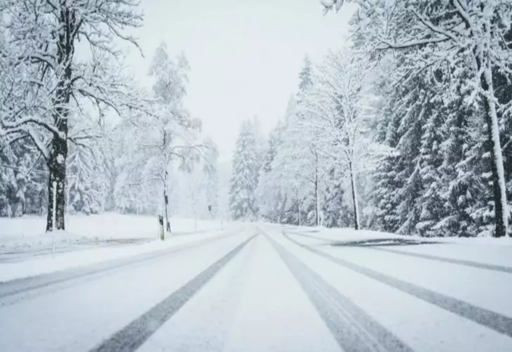 ANM a anunțat zonele în care va ninge din acest weekend. Când vine iarna în București