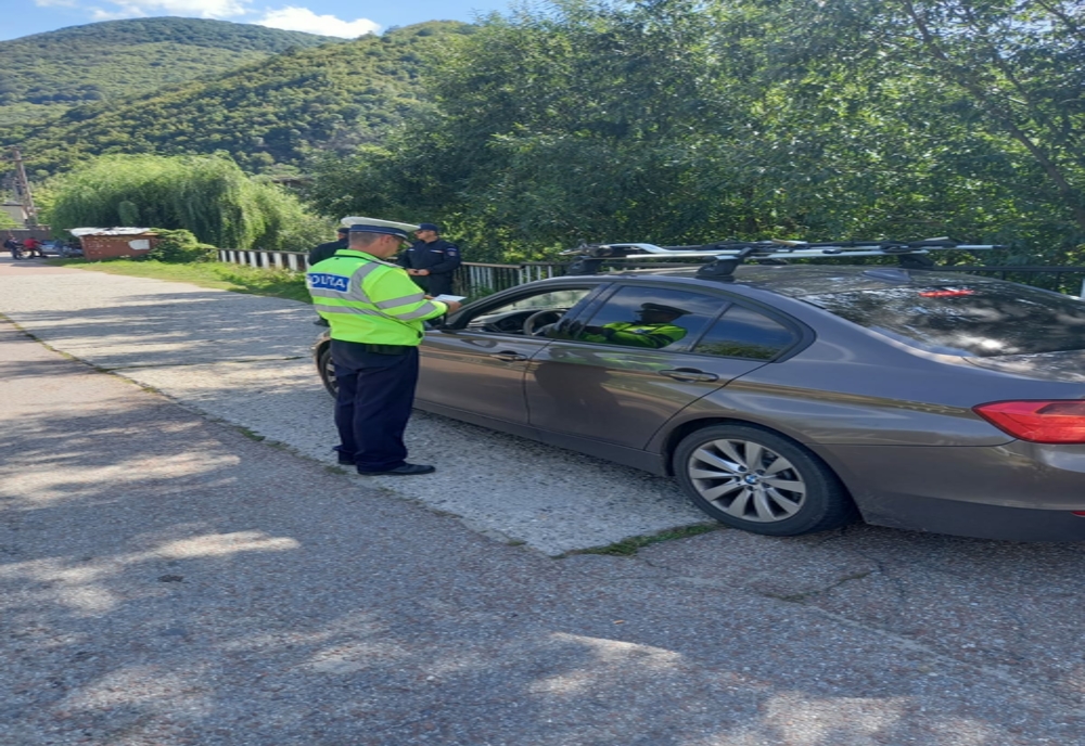 Razie în trafic în județul Caraș-Severin. Ce au descoperit polițiștii