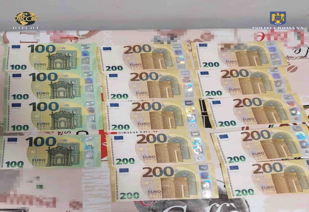Bănuit de furtul a 100.000 de euro, reținut de polițiști. Mai multe percheziții în Reșița