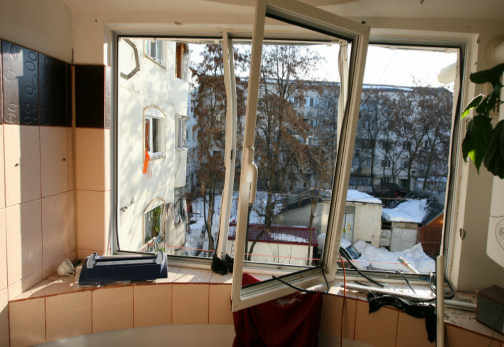 Dâmboviţa. Explozie într-un apartament din Fieni. 12 persoane evacuate