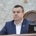 Eugen Pîrvulescu:” Ministrul sportului, Eduard Novak, promovează Strategia Națională pentru sport în maghiară, cu subtitrare în română”