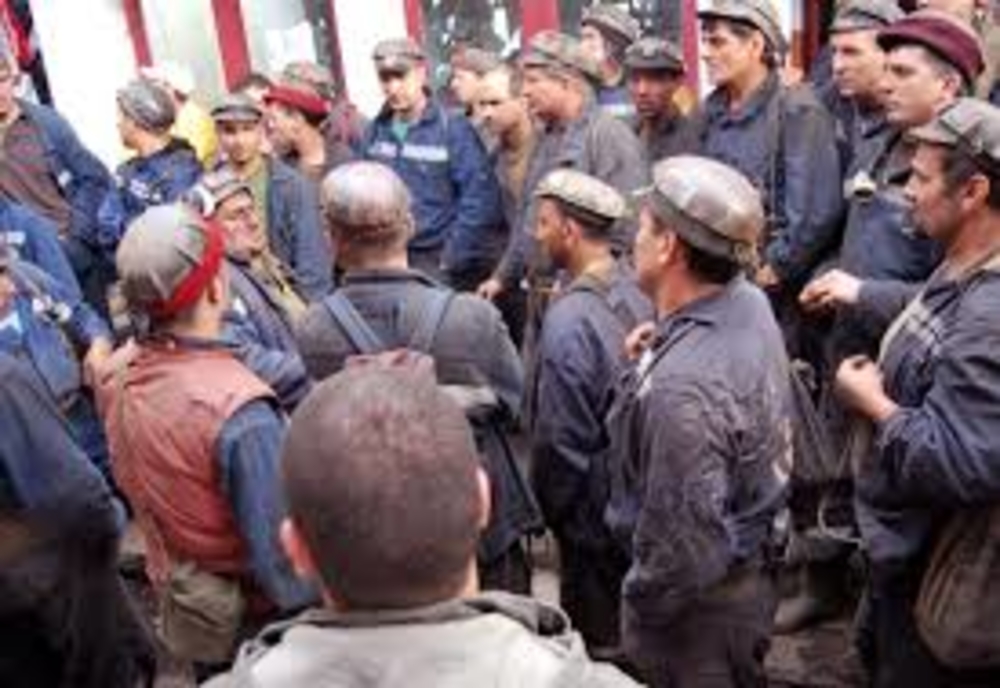 500 de mineri, dați afară înainte de Anul Nou! Proteste de amploare în țară: ORDINUL care pune siguranța sistemului energetic în pericol
