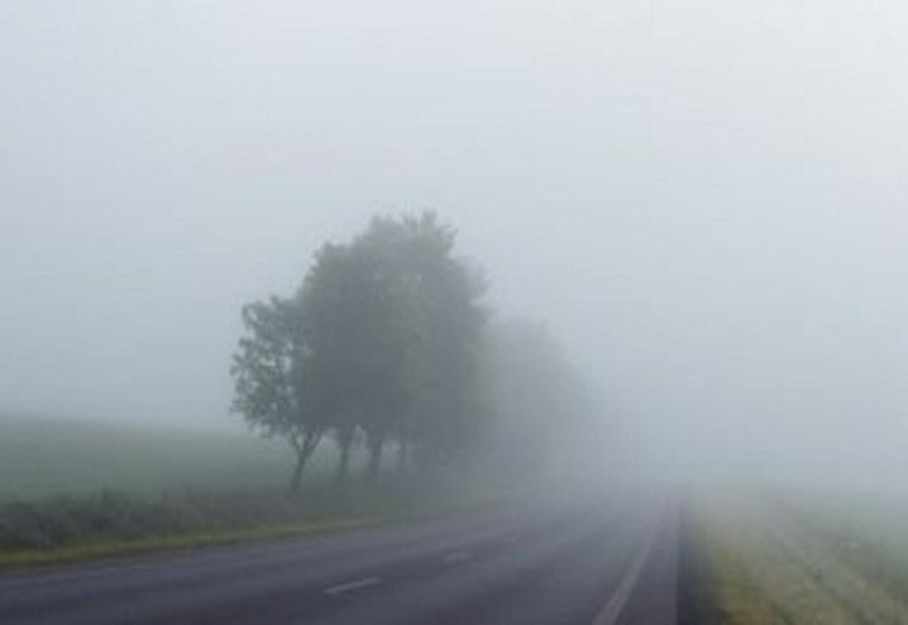Ceața reduce vizibilitatea la 200 metri, izolat la 50 de metri, în mai multe județe