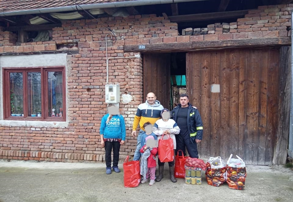 Pompierii din Caransebeș, ajutoarele lui Moș Crăciun