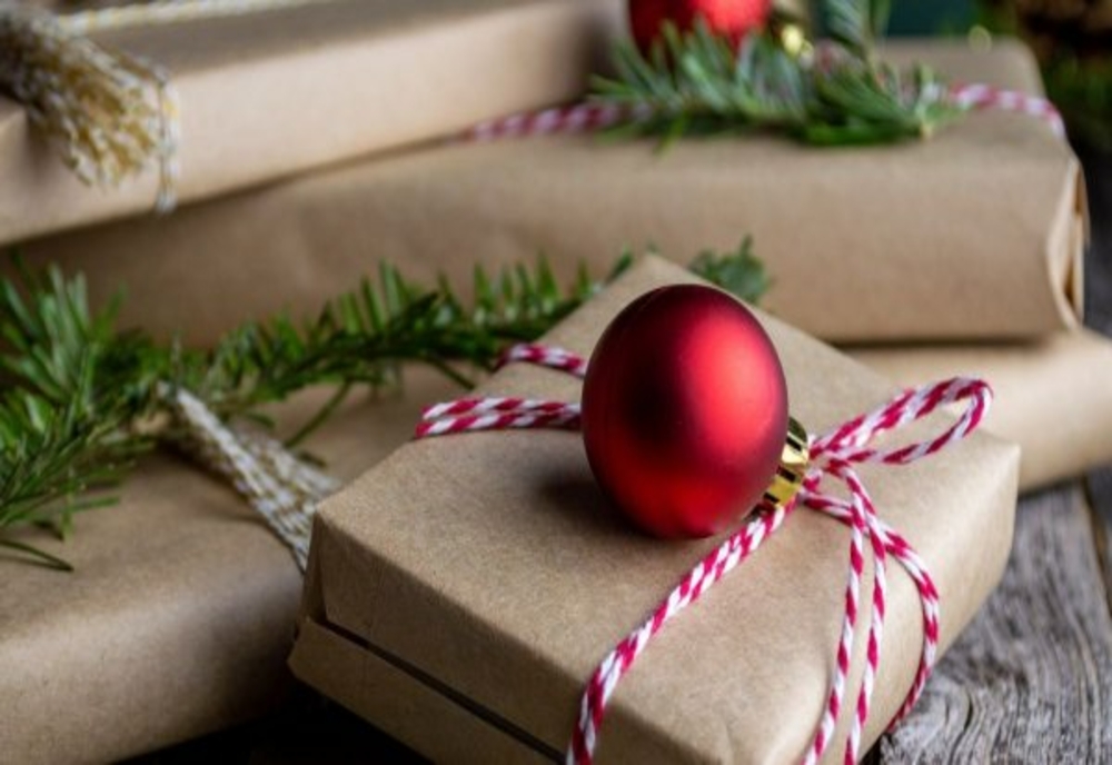 Câți bani vor cheltui românii pentru cadourile şi masa de Crăciun