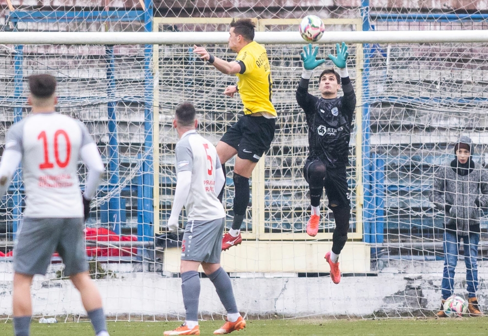 Unirea Braniștea câștigă cu 2-0 meciul cu Aerostar Bacău și urcă pe locul 3 în seria a II-a din Liga a 3-a