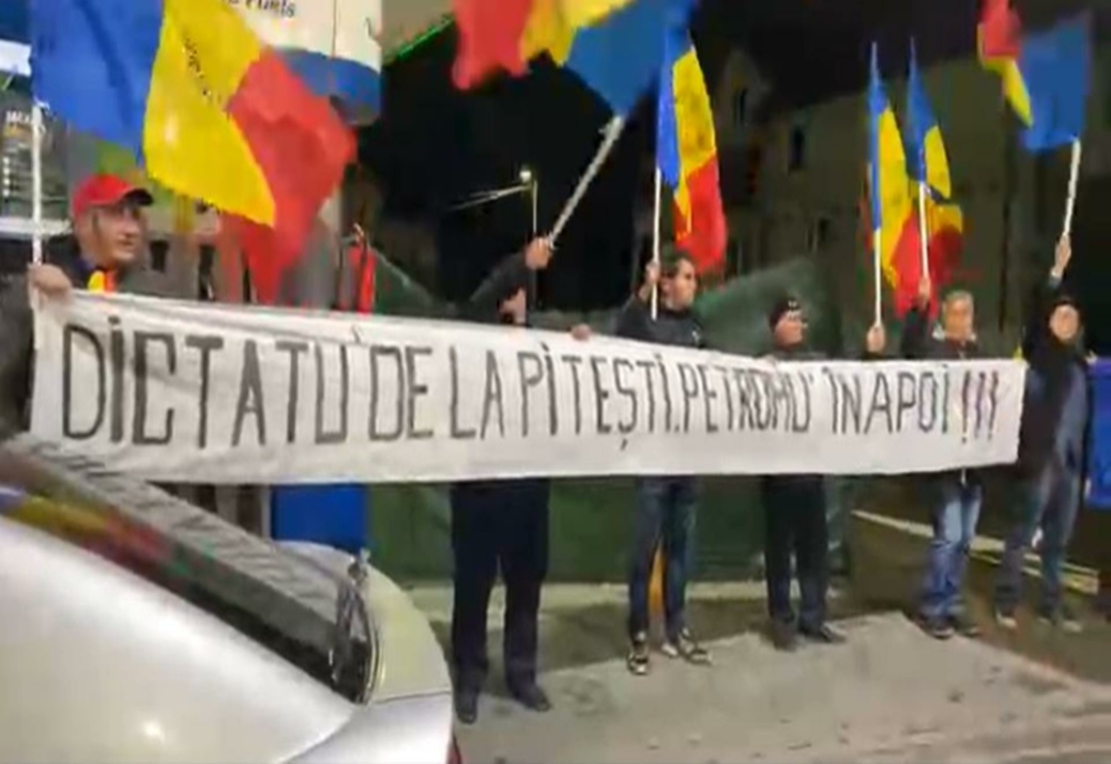Protestele continuă în benzinăriile austriece din România – Pompe blocate, zeci de oameni revoltați, boicot masiv