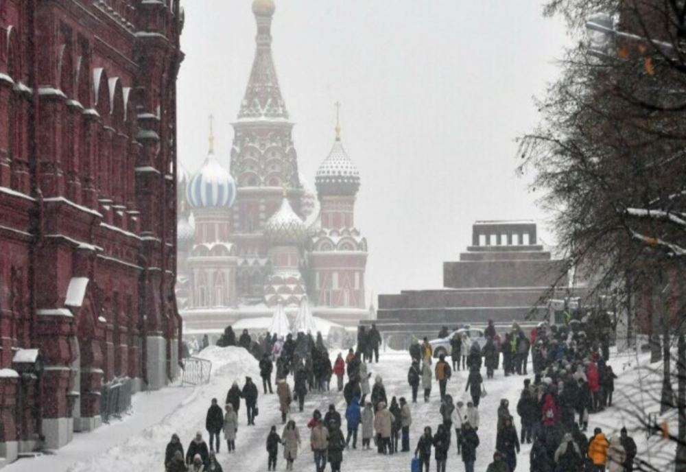 VIDEO Moscova, „îngropată” în nămeți