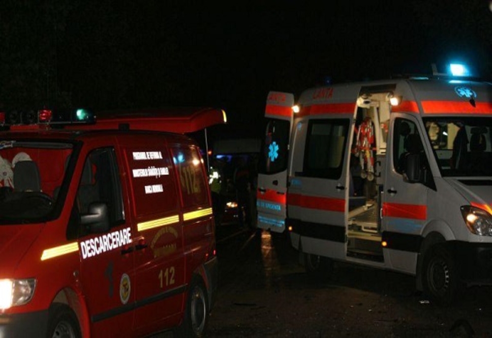 Dâmboviţa. Accident violent pe DJ 720, la Răzvad. O persoană a rămas încarcerată