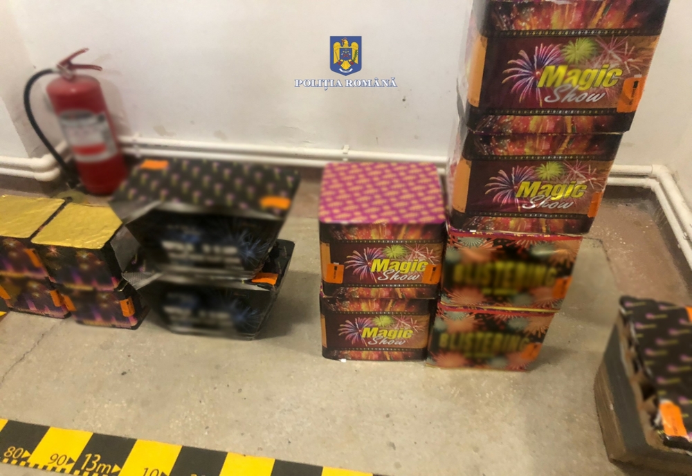 Foto+video: Peste 70 de kg de articole pirotehnice confiscate de polițiștii buzoieni