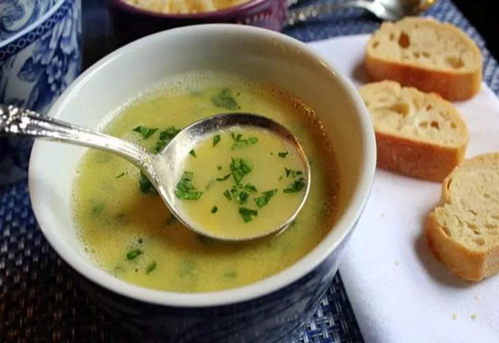 Supa miraculoasă care te scapă de răceală și gripă în câteva ore – medicii o recomandă în sezonul rece