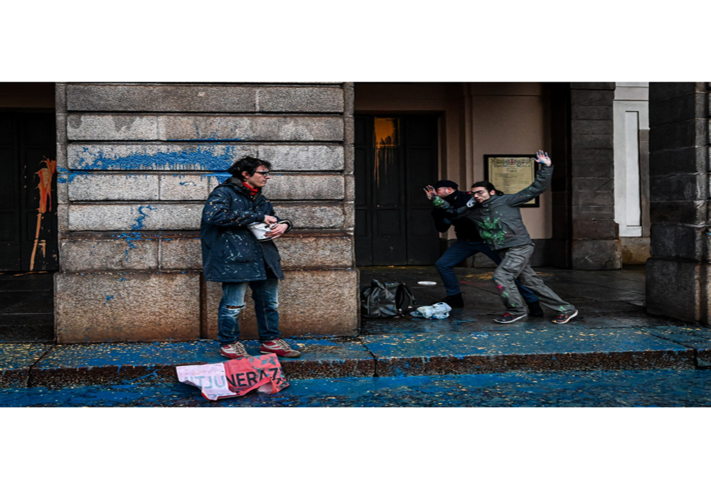 Scala din Milano, vandalizată de activiștii de mediu