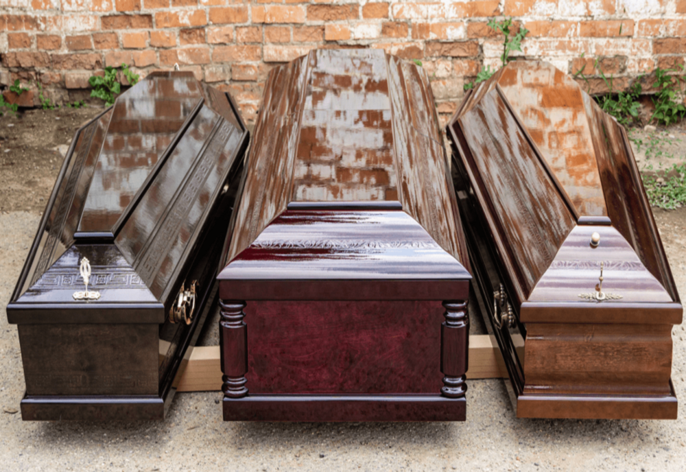 Proprietara unei firme de pompe funebre din SUA şi mama sa au fost condamnate pentru vânzare de părţi ale cadavrelor
