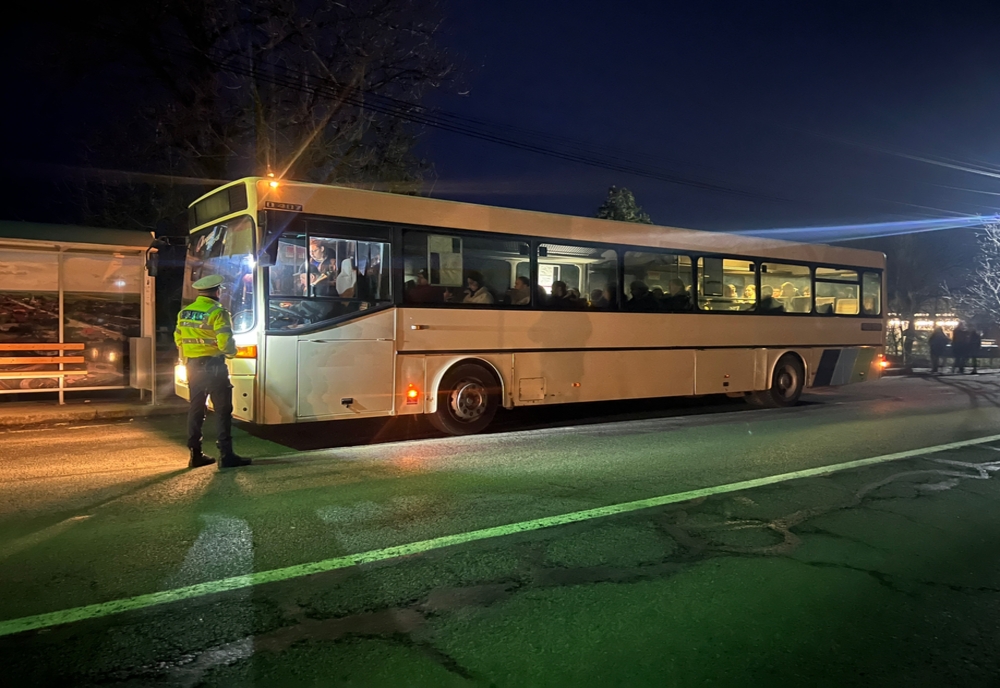 Zeci de autobuze, verificate de polițiștii din Satu Mare! Ce sancțiuni au fost aplicate