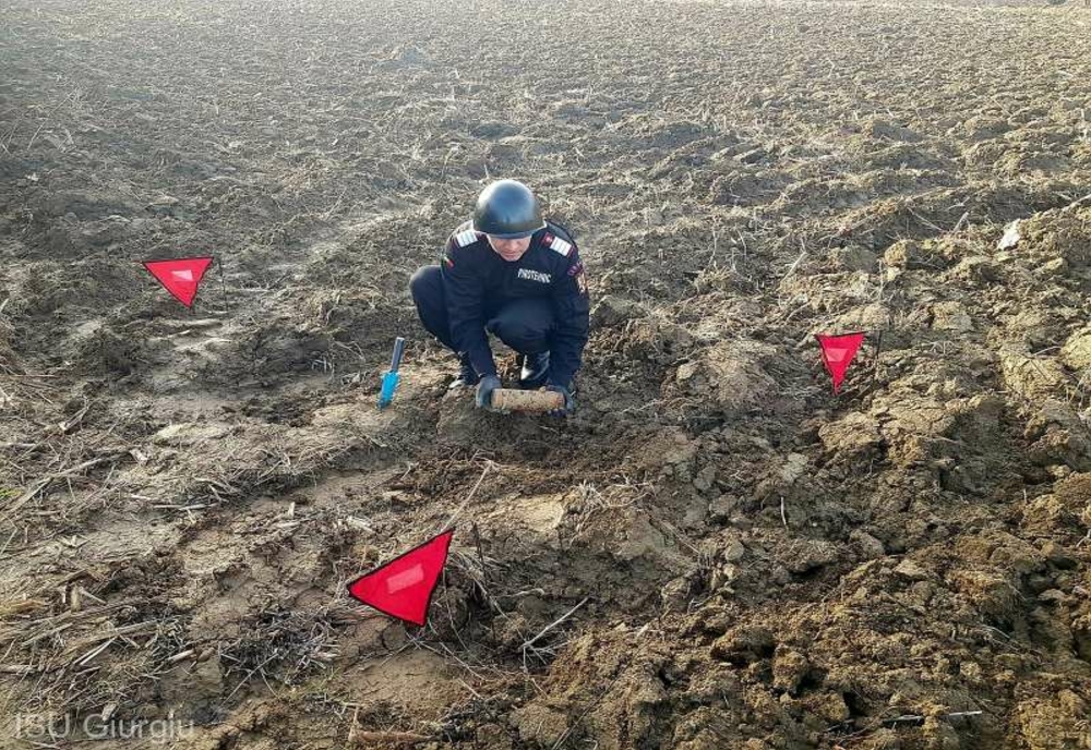 Giurgiu. Un proiectil exploziv, calibru 76 de milimetri, găsit în timpul unor lucrări agricole pe un teren din localitatea Stoeneşti