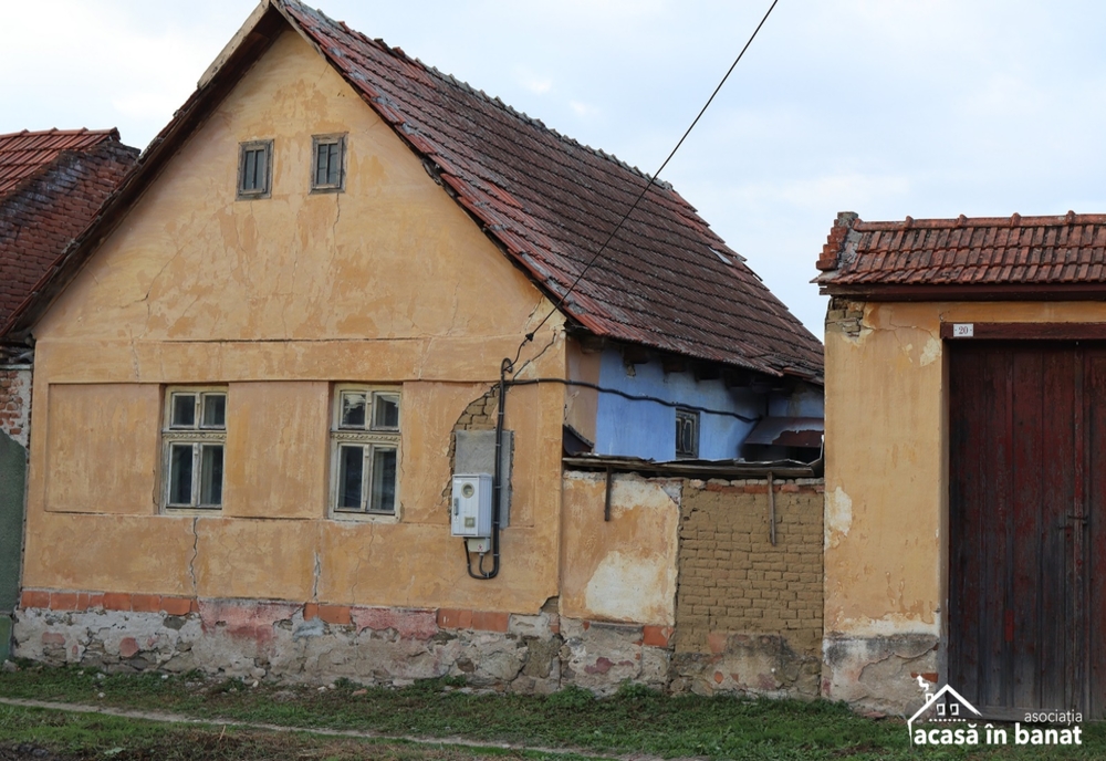Voluntarii vor renova 30 de case dintr-un sat din Caraș-Severin: Color the Village la Valepai
