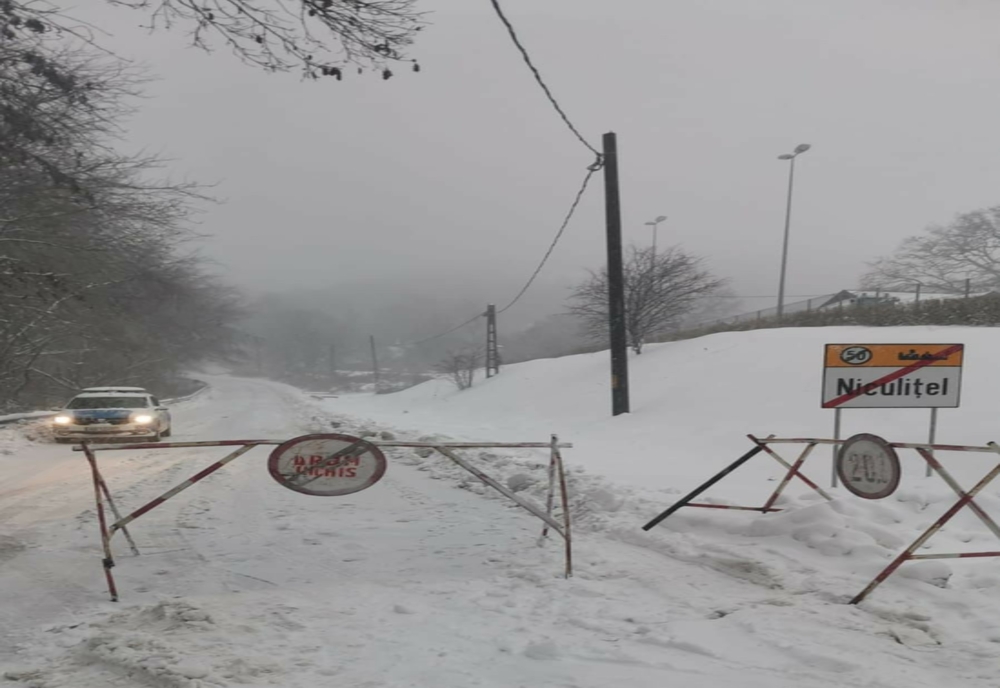 Un drum județean din Tulcea, închis din cauza viscolului