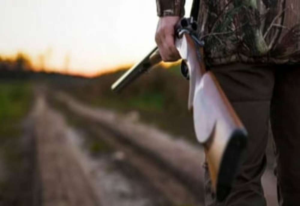 Bărbat de 49 de ani, împușcat în timpul unei partide de vânătoare