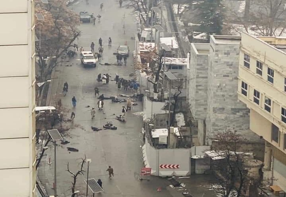 Atentatul la Kabul cu cel puţin cinci morţi şi 40 de răniţi. Atacul a fost revendicat de Statul Islamic