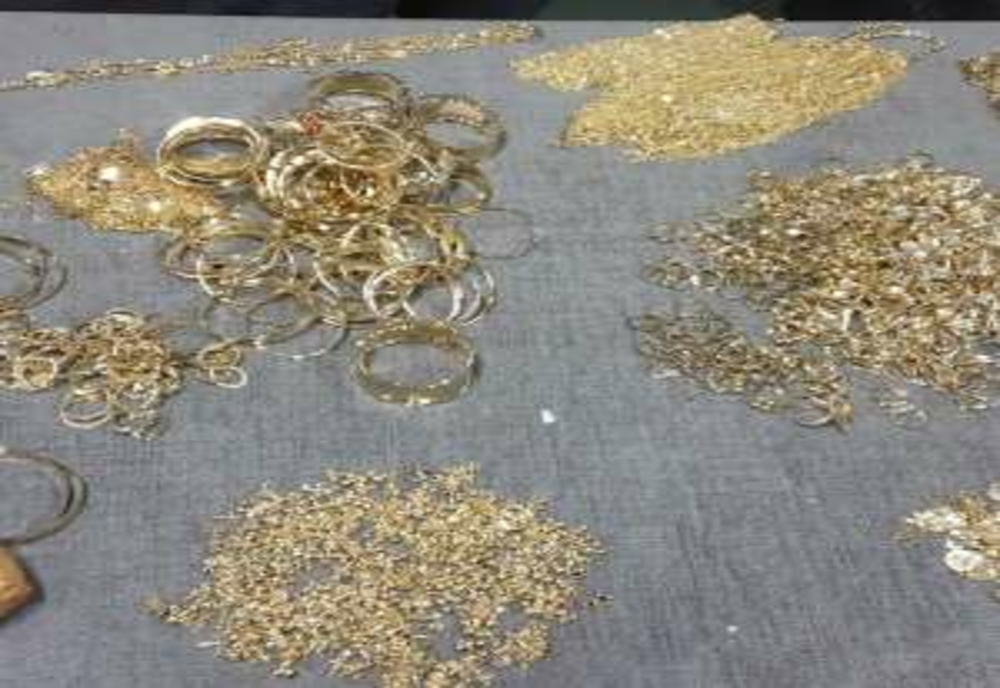 Peste cinci kilograme de bijuterii susceptibile a fi din aur, descoperite de polițiștii de frontieră din cadrul Serviciului Teritorial al Poliției de Frontieră Giurgiu