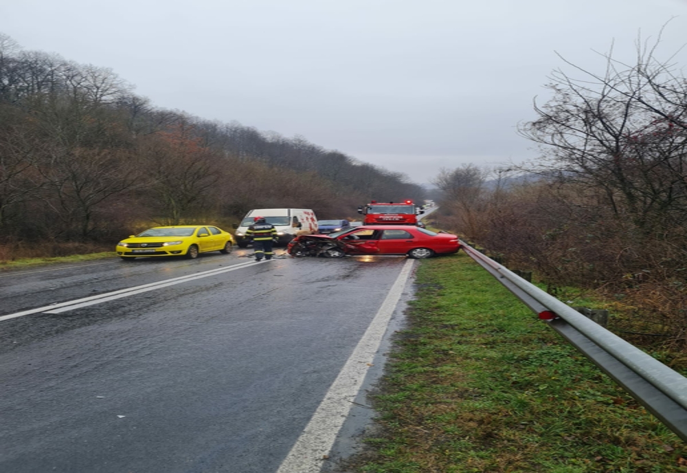 Accident cu două victime pe o șosea din Caraș-Severin