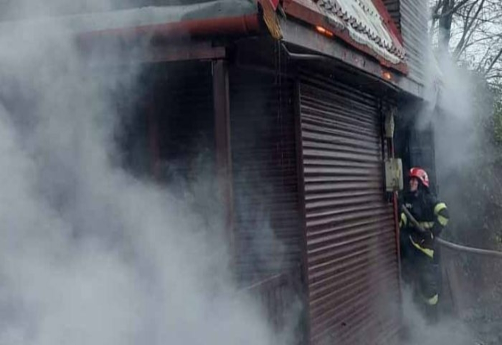 Intervenție în cazul unui incendiu izbucnit la o casa în comuna Bilciurești