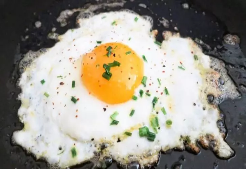 Câte ouă ai voie să mănânci într-o singură săptămână – Momentul în care alimentul devine un risc pentru sănătate