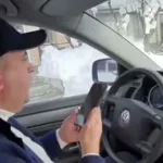 VIDEO Prefectul Vrancei s-a filmat cum conduce fără centură și vorbind la telefon / Plătesc amenda, am greșit, spune demnitarul