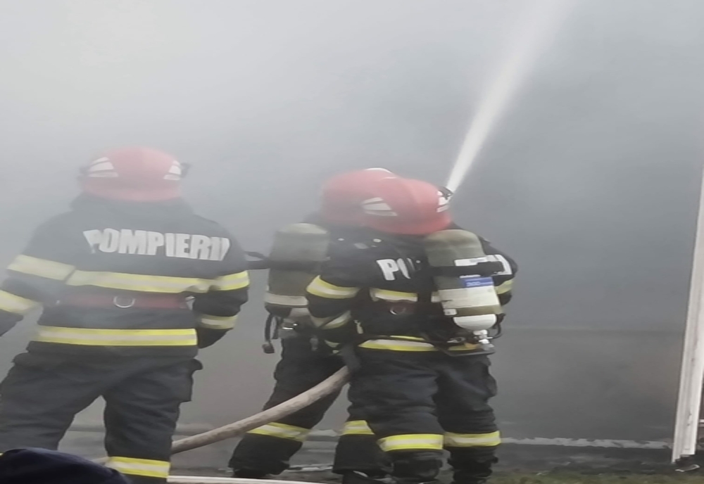Incendiu urmat de o explozie la un operator economic din Săvinești