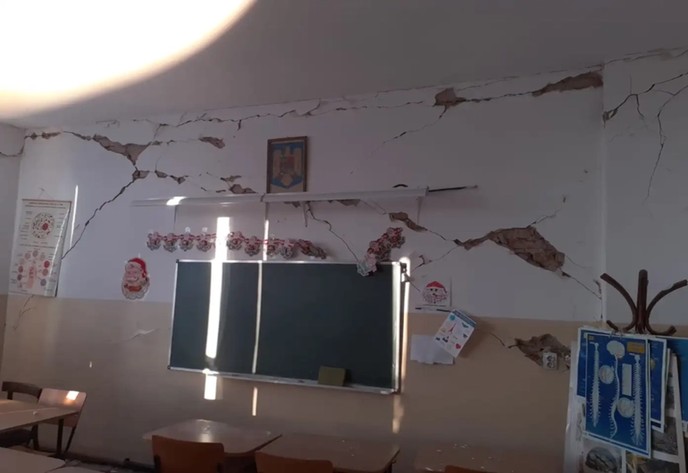 20 de școli și grădinițe folosesc clădiri încadrate în clasa I de risc seismic