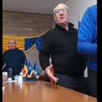 VIDEO – Bătaie în direct în ședința CL Obrejița – viceprimarul a sărit la un cetățean